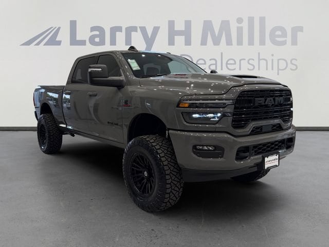 2026 RAM 3500 Laramie - Photo 7