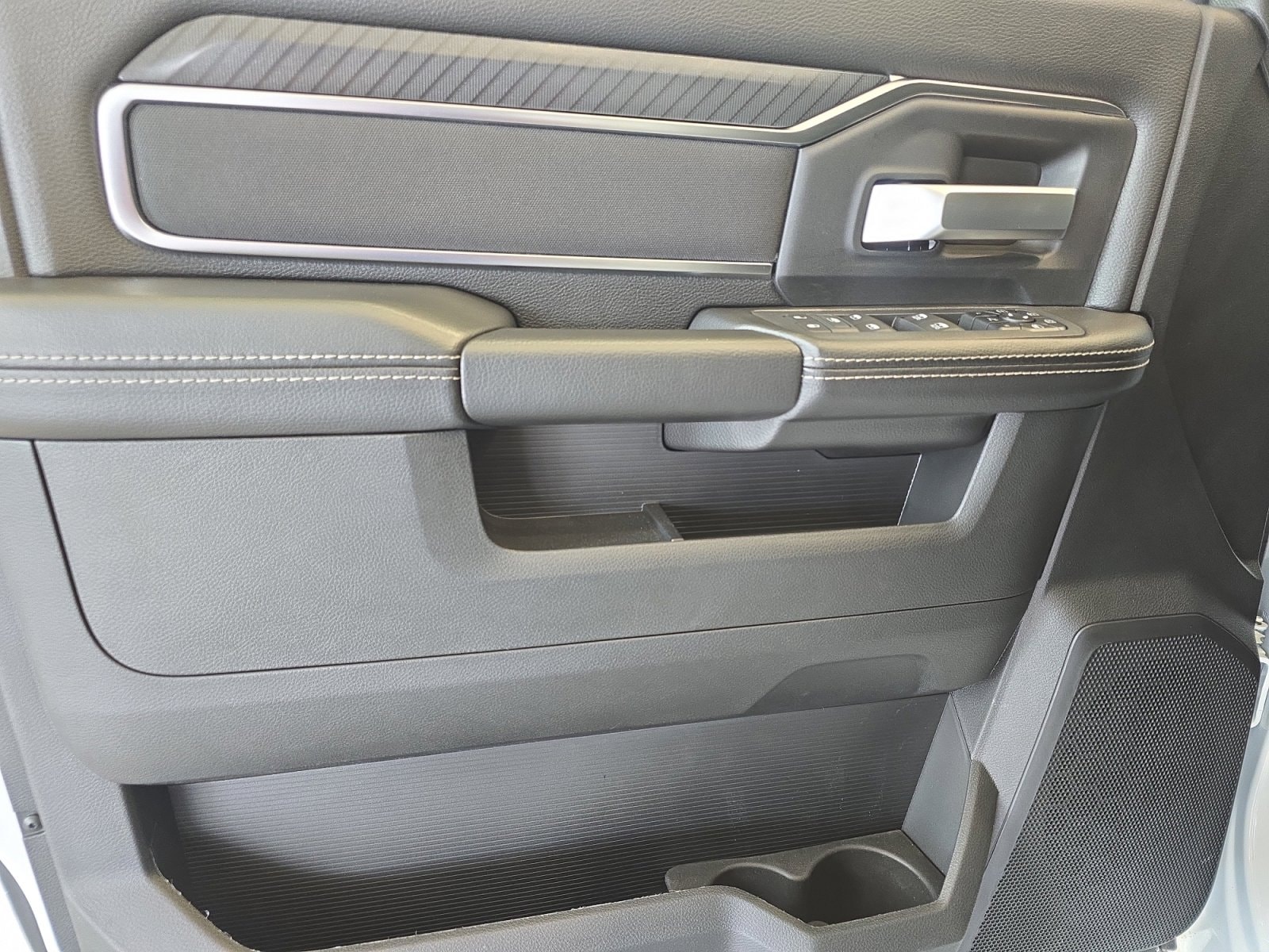 2025 RAM 2500 Big Horn - Photo 13
