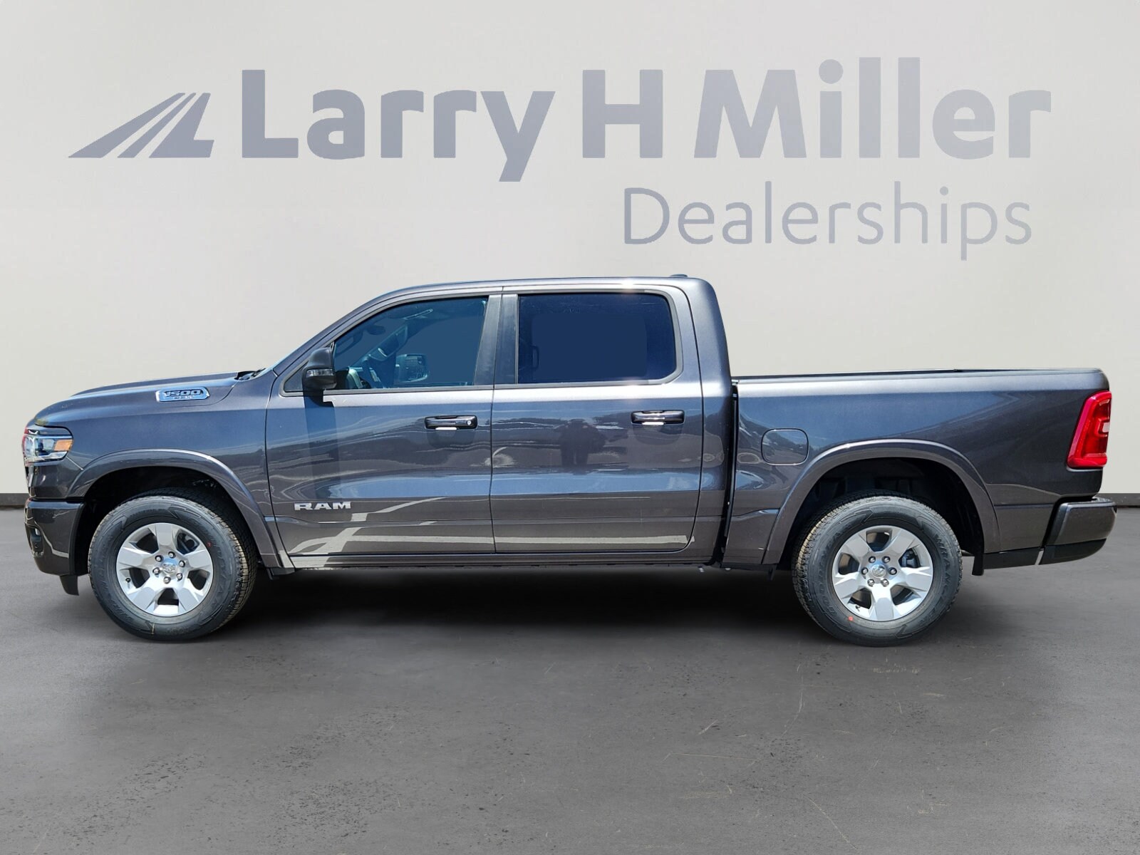2025 Ram 1500 Big Horn photo 2