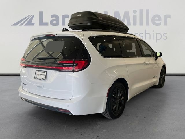 2025 Chrysler Pacifica Select - Photo 5