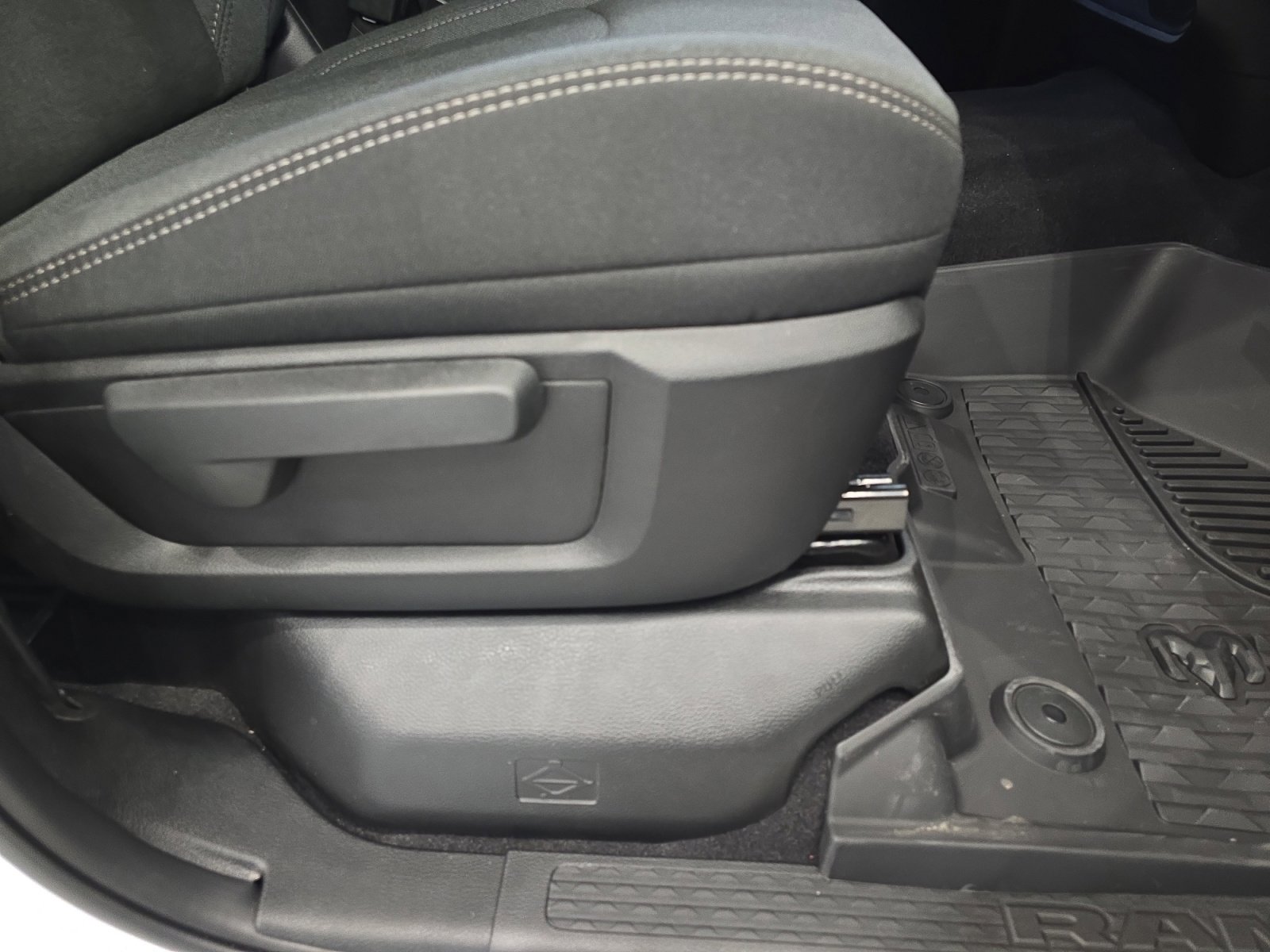 2025 RAM 2500 Big Horn - Photo 28