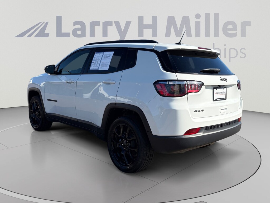 Used 2025 Jeep Compass Latitude SUV