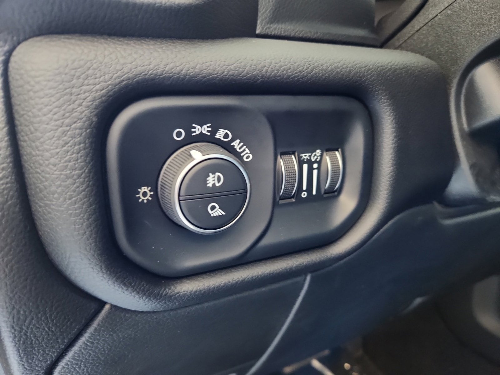 2025 RAM 2500 Laramie - Photo 31