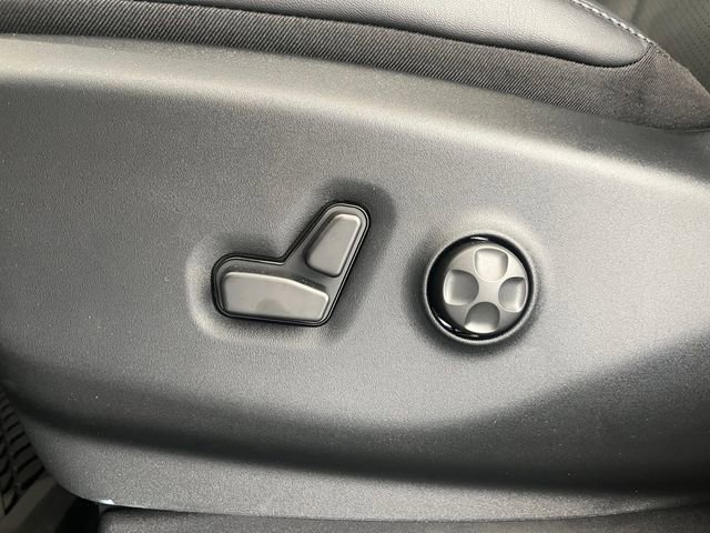 2025 Chrysler Pacifica Select - Photo 14