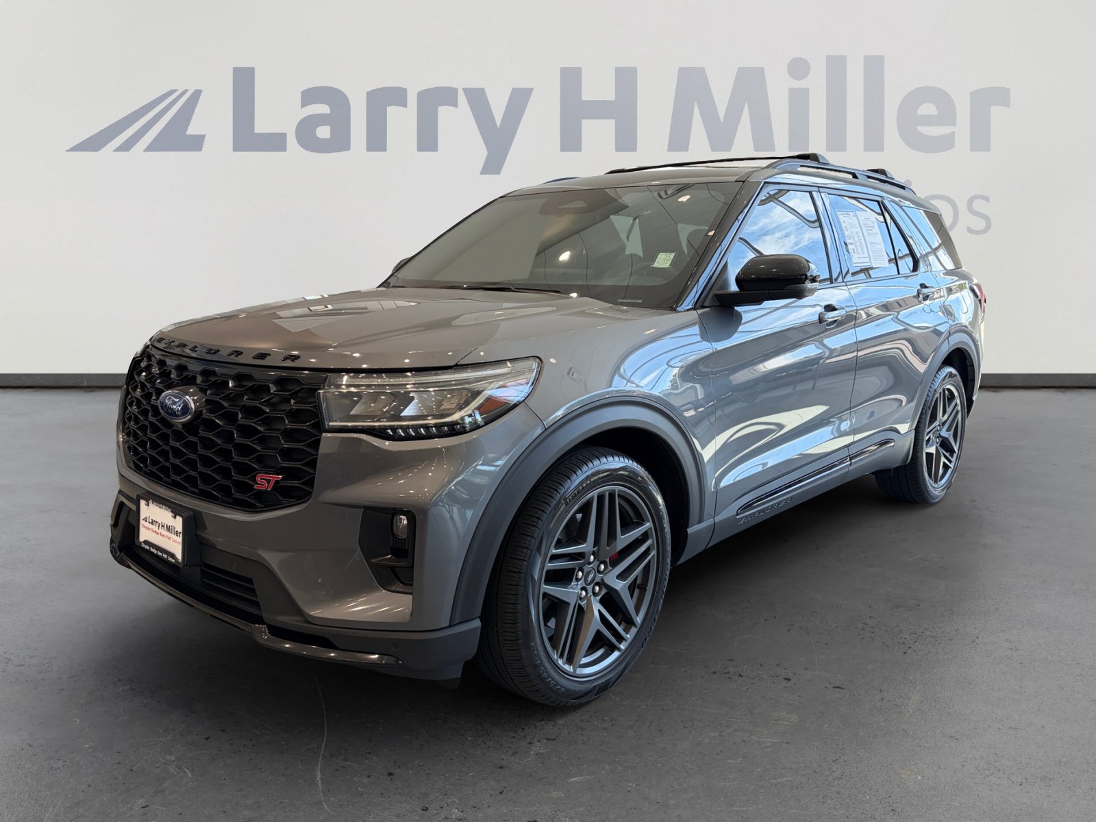 2025 Ford Explorer ST 4WD (PL535)'s photo