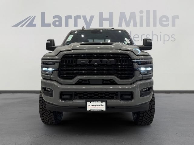 2026 RAM 3500 Laramie - Photo 8