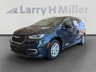 Used 2023 Chrysler Pacifica Touring L Van Passenger Van Denver, CO