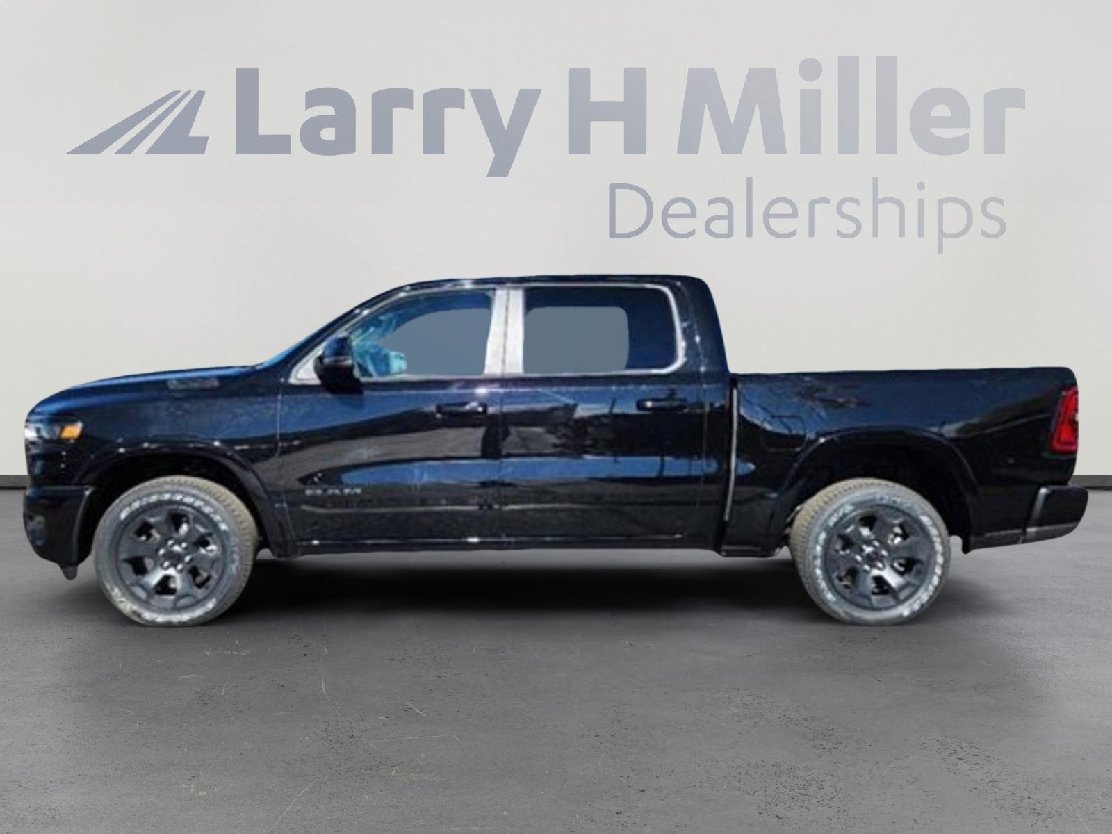 2025 Ram 1500 Big Horn photo 2
