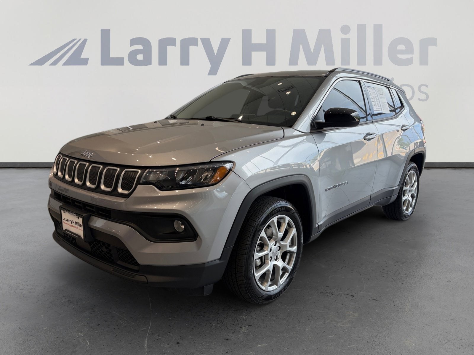 2022 Jeep Compass Latitude Lux 4X4's photo