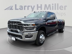 New 2027 Ram 3500 TRADESMAN CREW CAB 4X4 Pickup Denver, CO