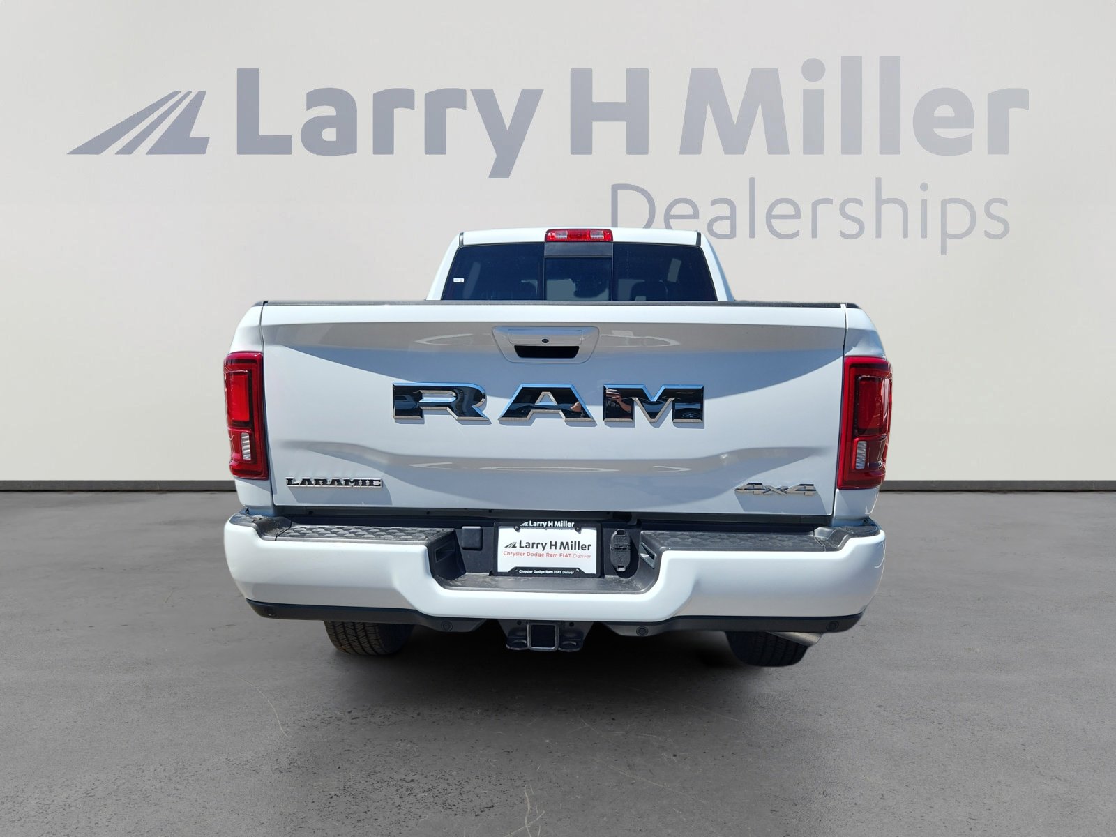 2025 Ram 3500 Laramie photo 4