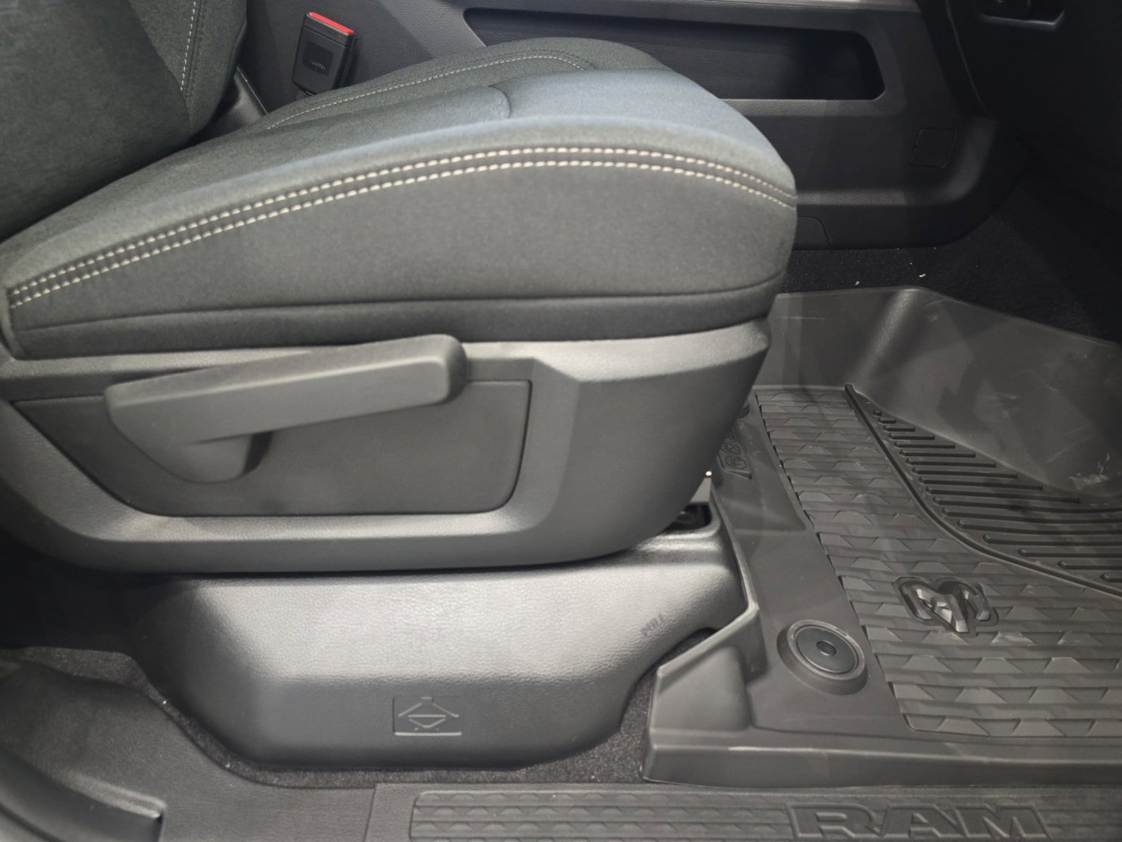 2025 RAM 2500 Big Horn - Photo 27