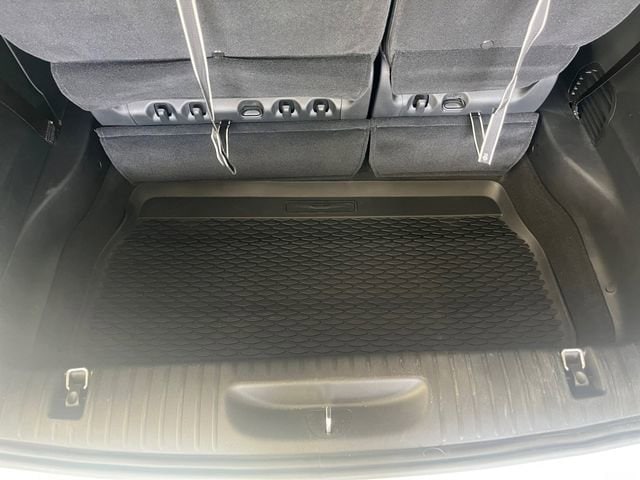 2025 Chrysler Pacifica Select - Photo 27