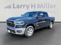 New 2025 Ram 1500 BIG HORN CREW CAB 4X4 5'7 BOX Pickup Denver, CO
