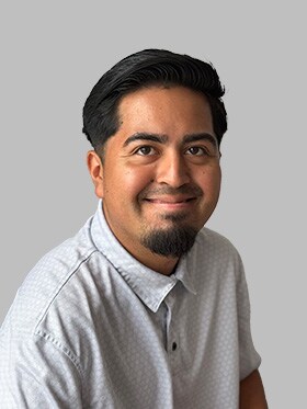 Staff member Alex Calvario from ID_f57615561776