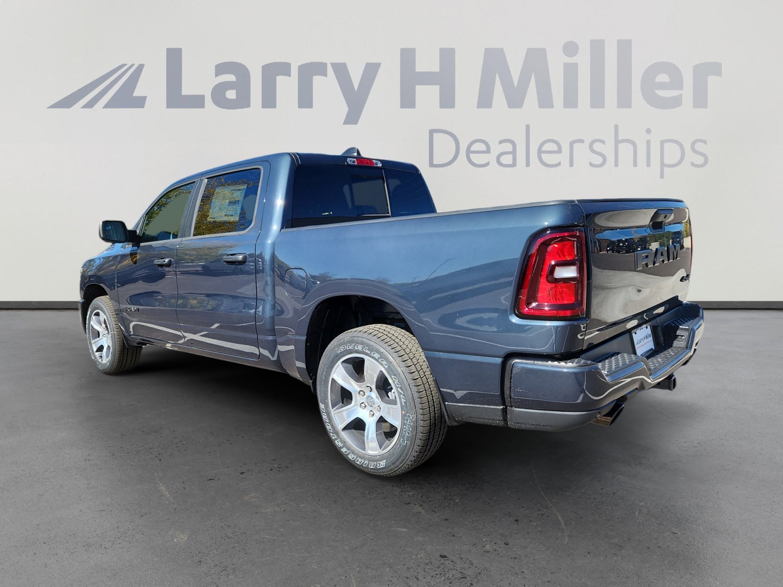 2026 Ram 1500 Express photo 3