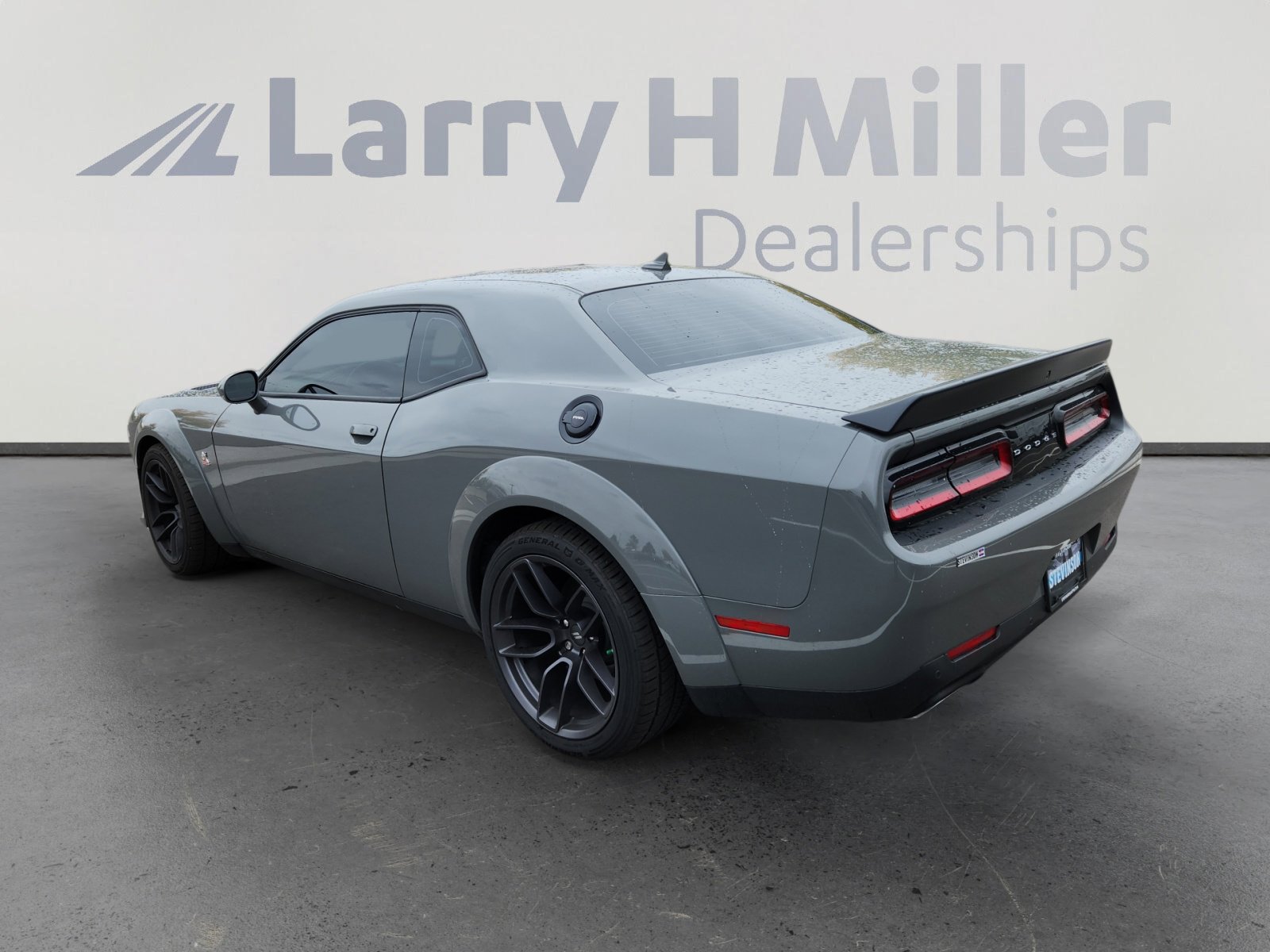 2019 Dodge Challenger R/T Scat Pack Widebody photo 3