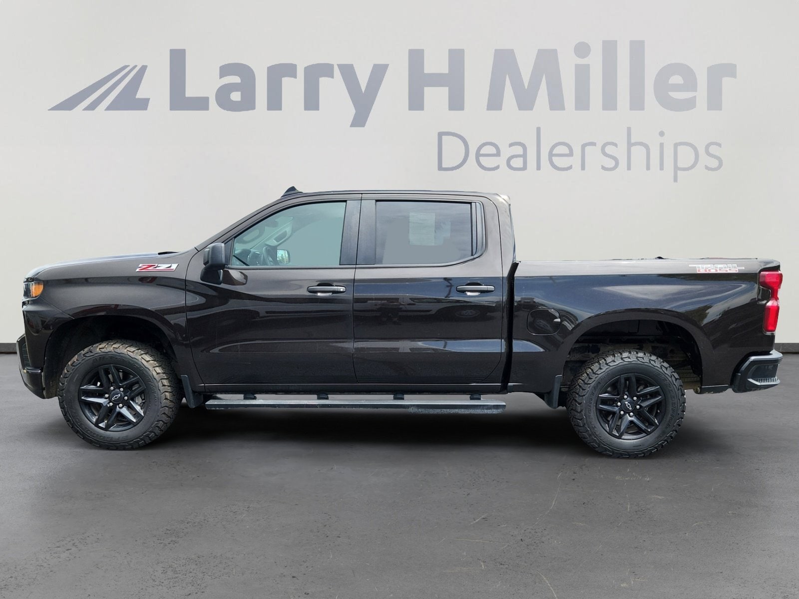 Used 2020 Chevrolet Silverado 1500 Custom with VIN 1GCPYCEF3LZ114953 for sale in Aurora, CO
