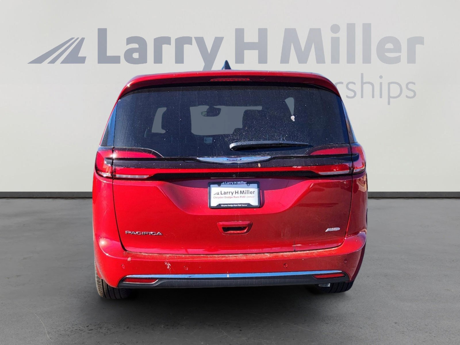 2025 Chrysler Pacifica photo 3