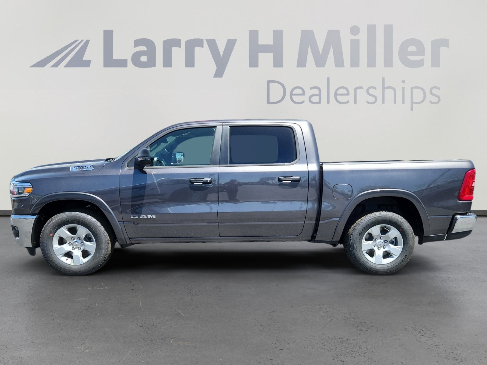2025 Ram 1500 Big Horn photo 2