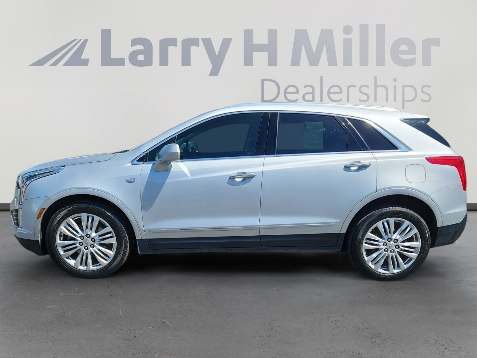 Used 2018 Cadillac XT5 Premium Luxury with VIN 1GYKNERS4JZ204481 for sale in Aurora, CO