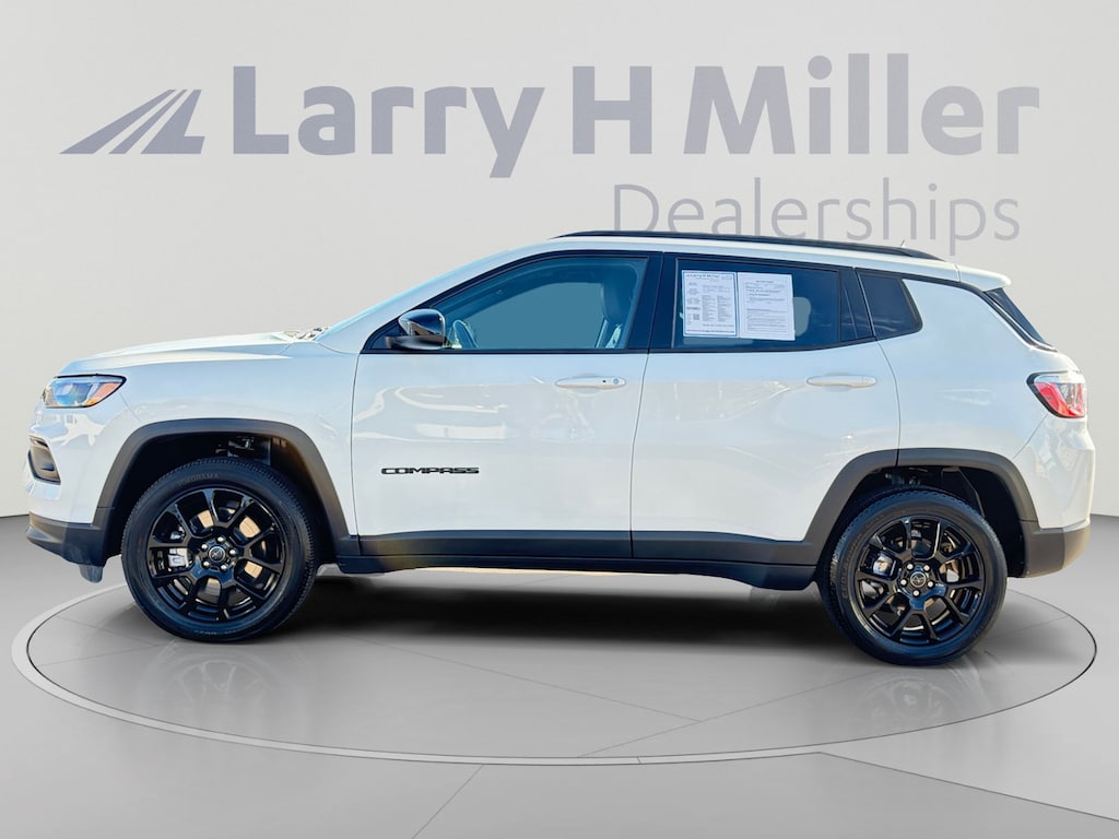 Used 2025 Jeep Compass Latitude SUV