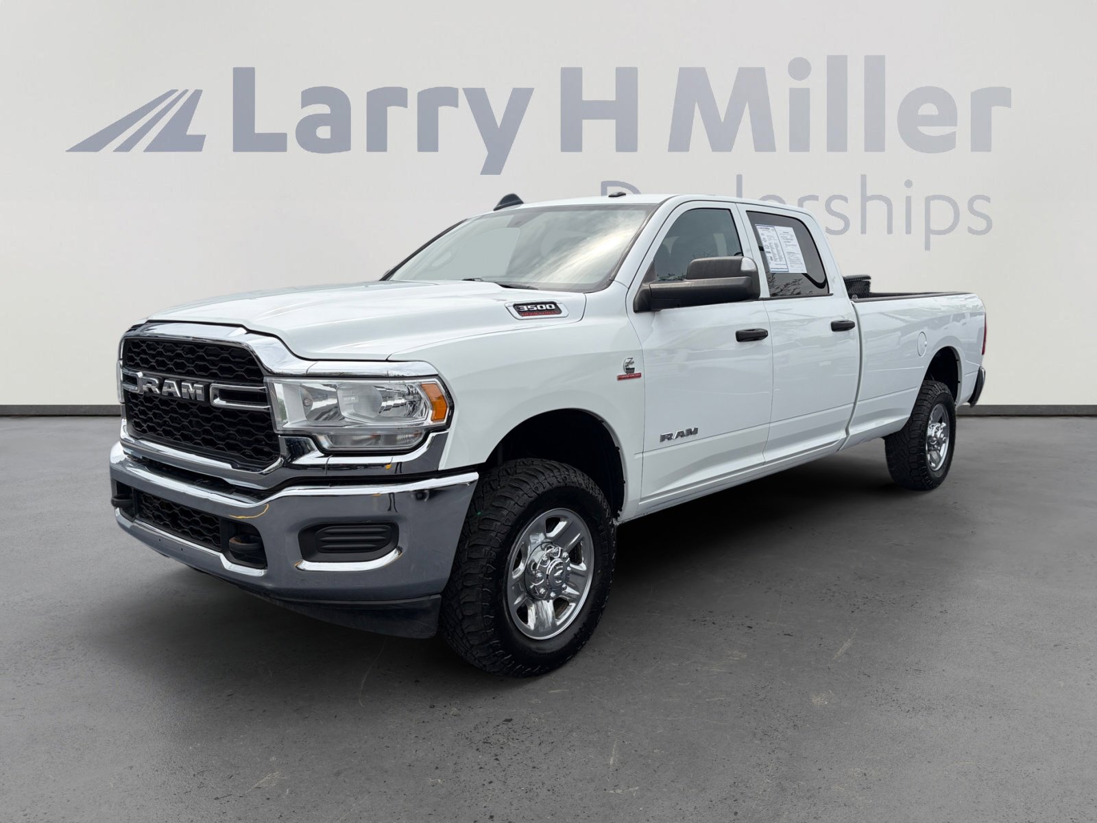 2022 RAM 3500 Tradesman 4X4 Crew Cab LWB's photo