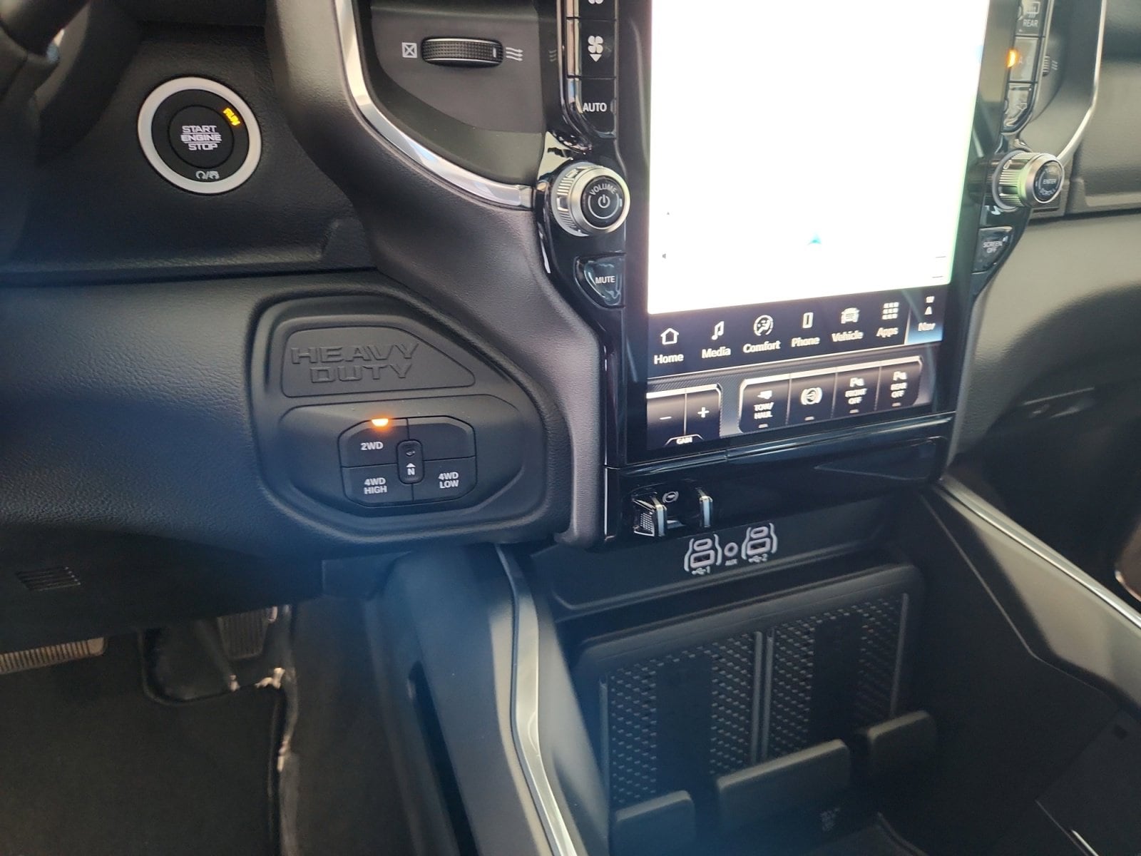 2025 RAM 2500 Laramie - Photo 12