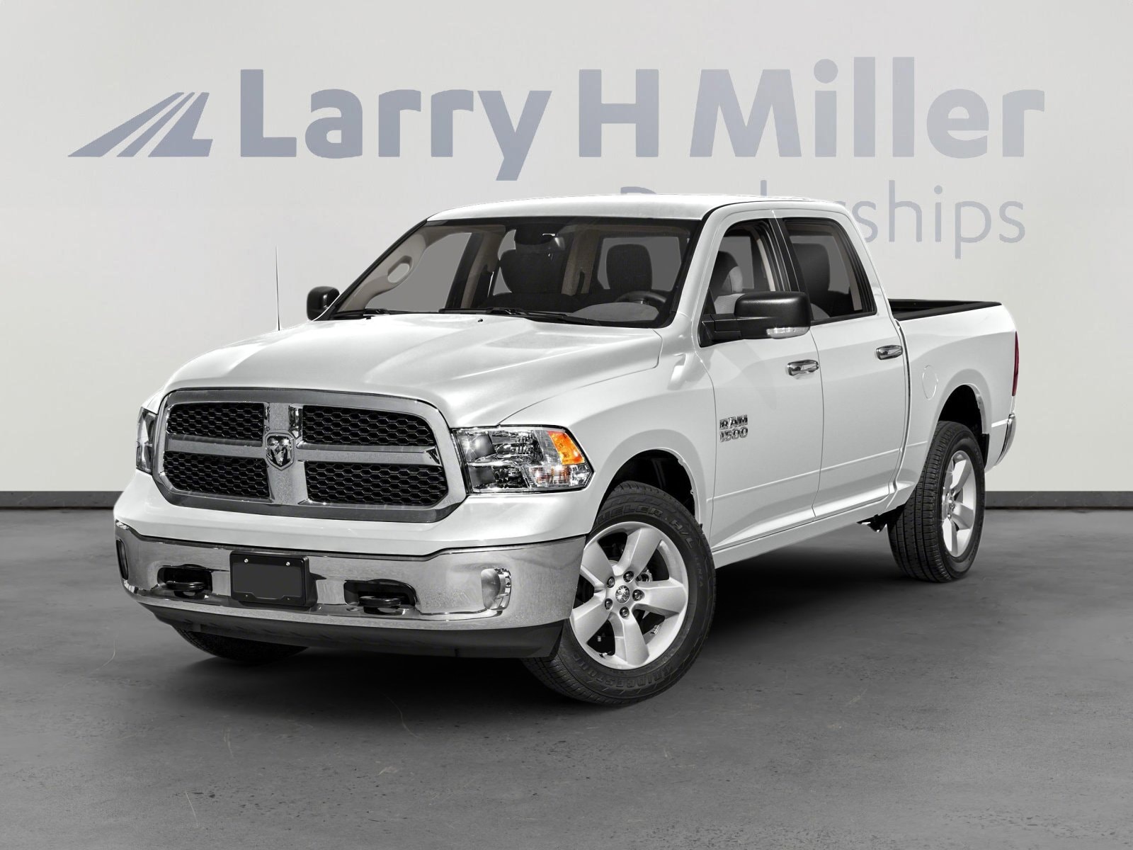 2022 RAM 1500 Classic SLT 4x4 Crew Cab 5'7's photo