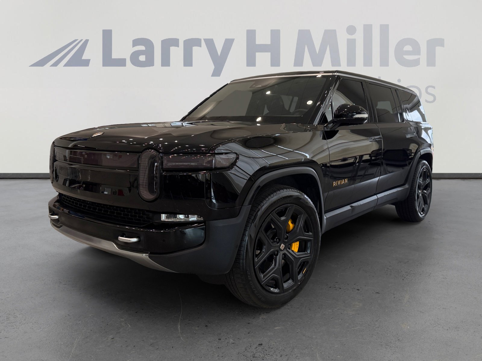 2023 Rivian R1S Adventure Quad-Motor Large Pack's photo