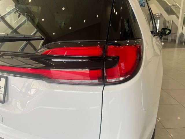 2025 Chrysler Pacifica Select - Photo 12