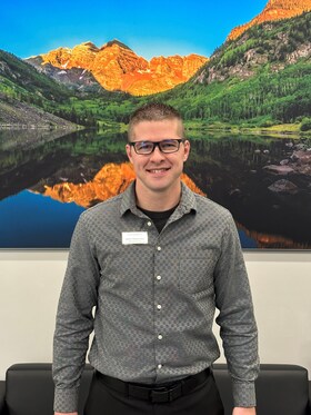 Staff member Jason Nouzovsky from ID_3412402448f1
