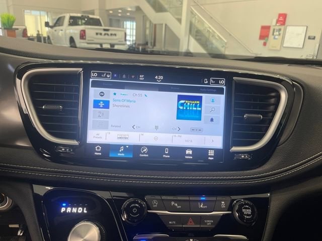 2025 Chrysler Pacifica Select - Photo 19