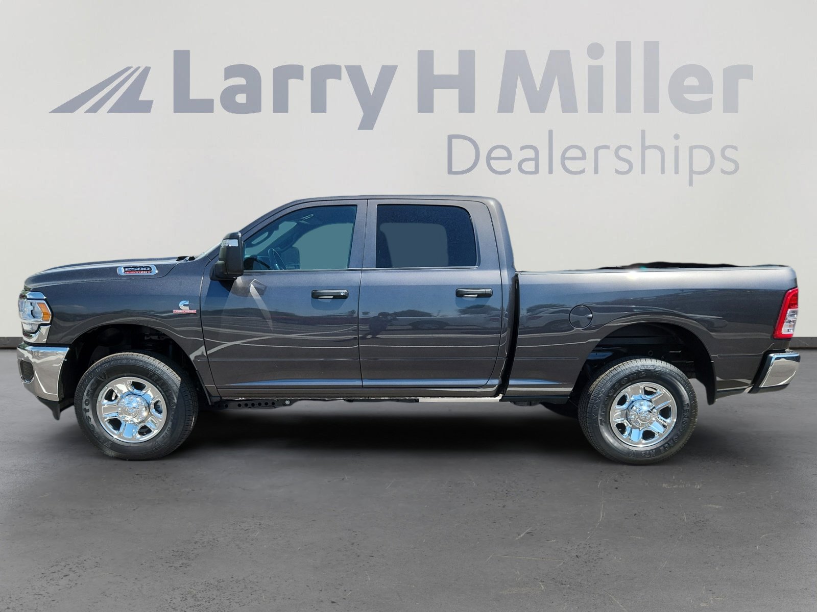 2024 Ram 2500 Tradesman photo 2