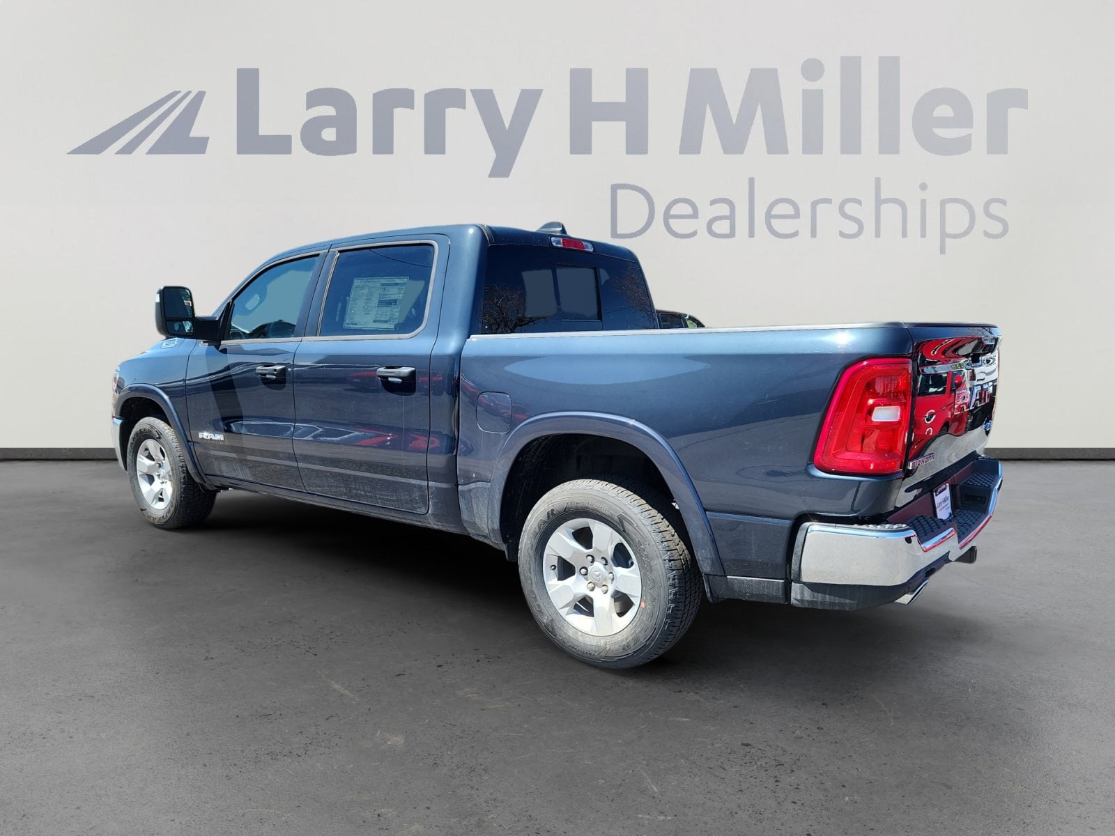2025 Ram 1500 Big Horn photo 3