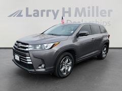 Used 2017 Toyota Highlander Limited V6 SUV for sale in Denver, CO