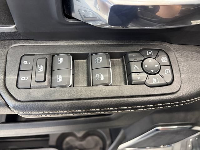 2026 RAM 3500 Laramie - Photo 14