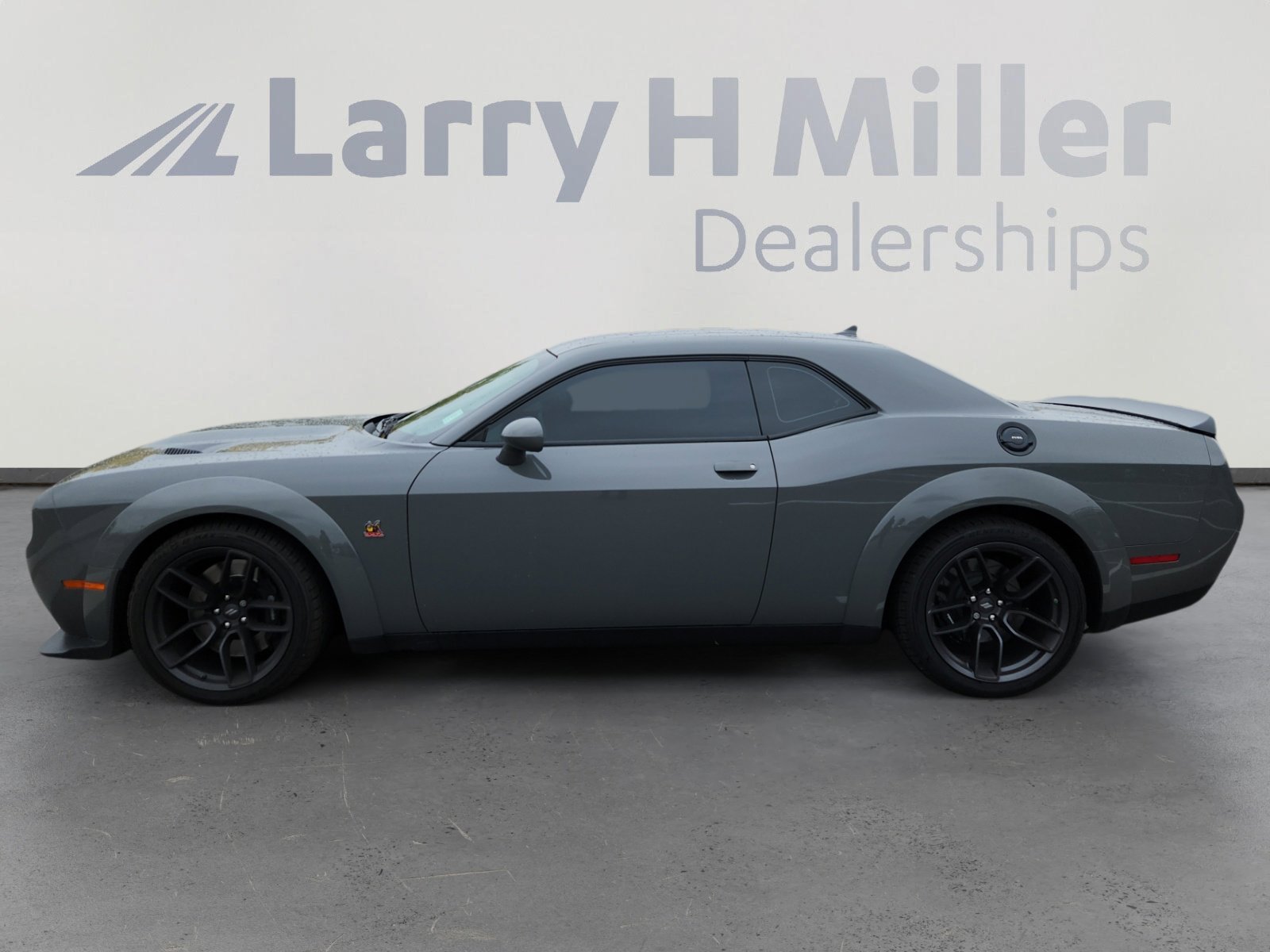 2019 Dodge Challenger R/T Scat Pack Widebody photo 2