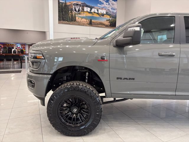 2026 RAM 3500 Laramie - Photo 9