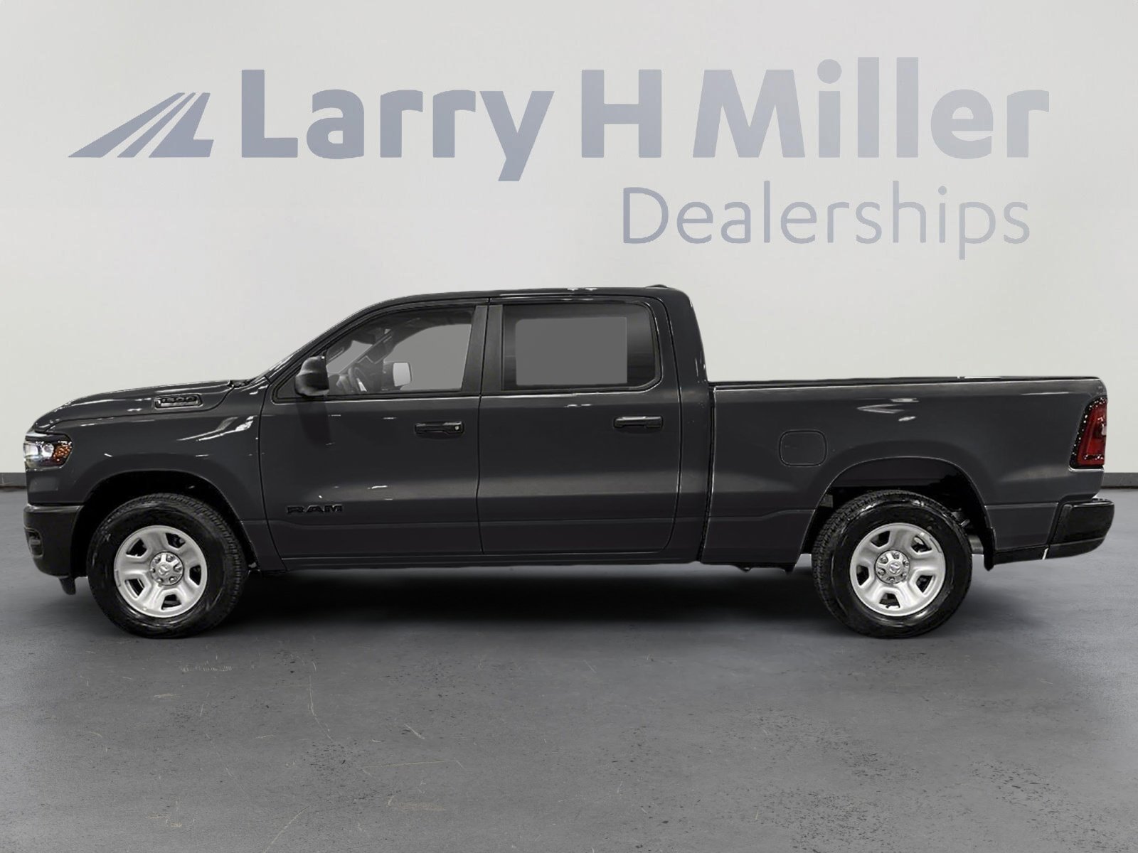 2025 Ram 1500 Laramie photo 2