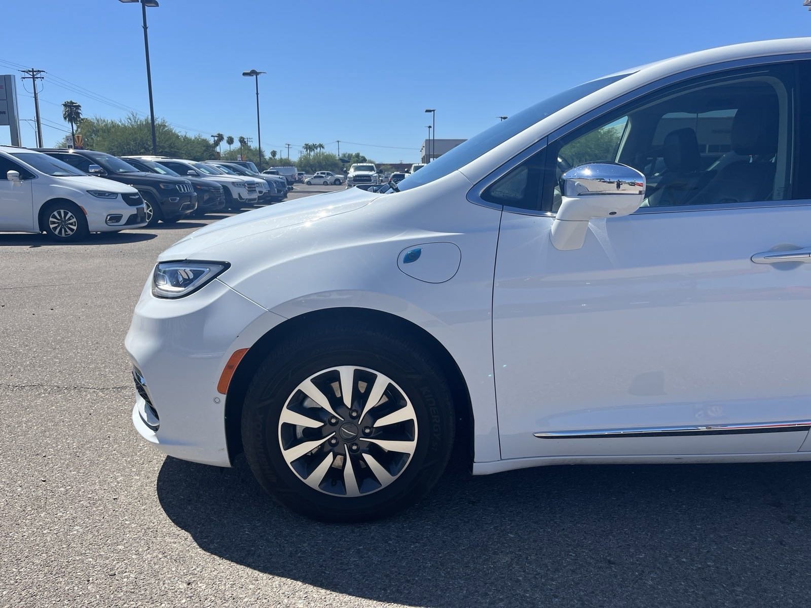 Used 2022 Chrysler Pacifica Hybrid Limited with VIN 2C4RC1S78NR148098 for sale in Tucson, AZ