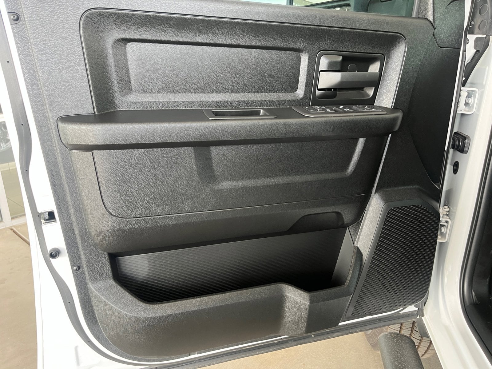 2025 RAM 2500 Tradesman - Photo 15