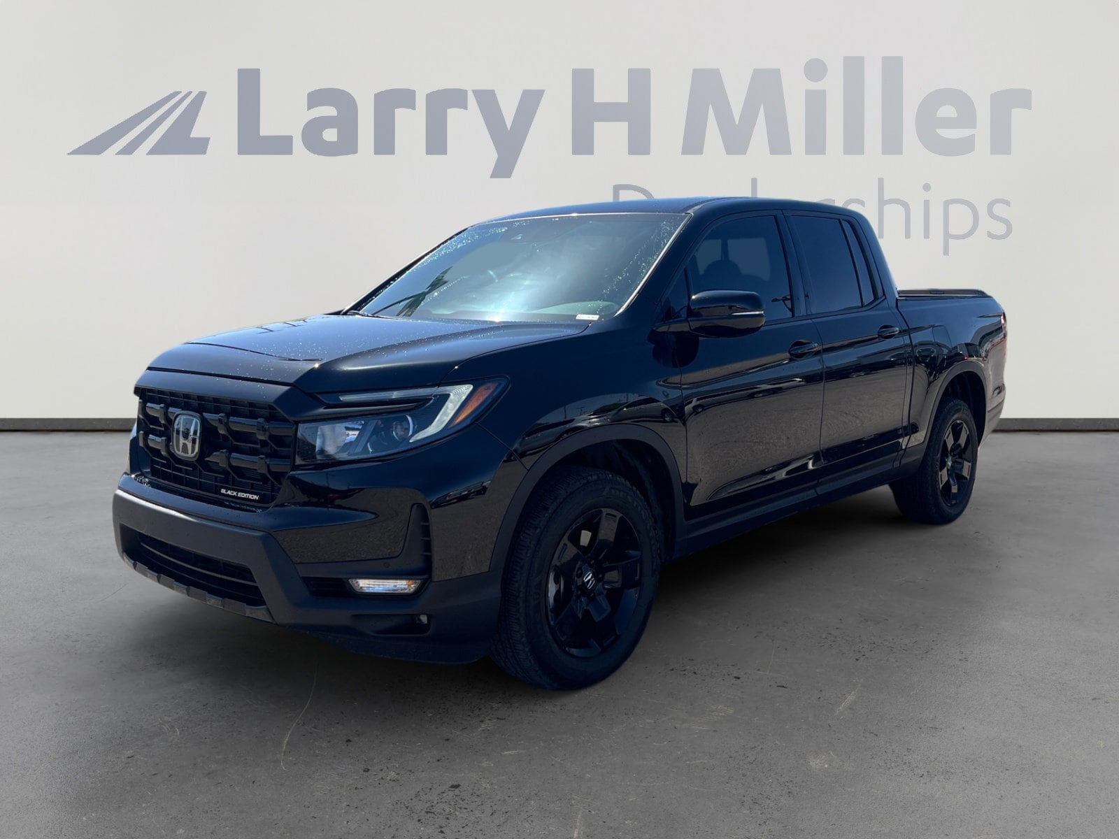 2025 Honda Ridgeline Black Edition's photo