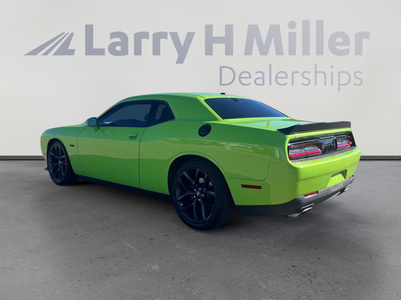 2023 Dodge Challenger R/T photo 4