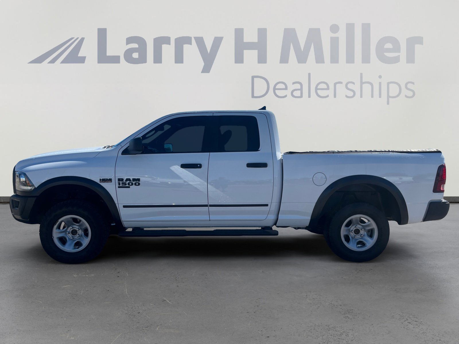 2021 Ram 1500 Classic SLT Warlock photo 2