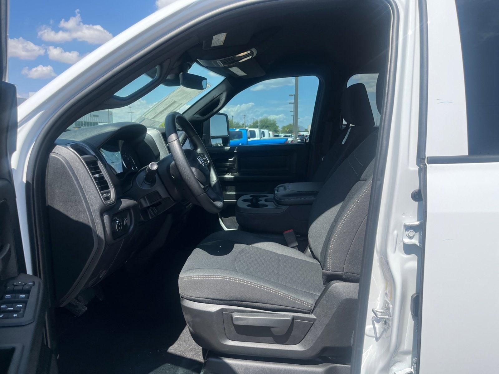 2025 RAM 2500 Tradesman - Photo 16