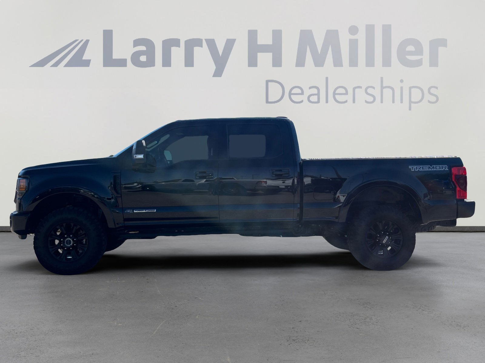 2022 Ford F-350 Lariat photo 2