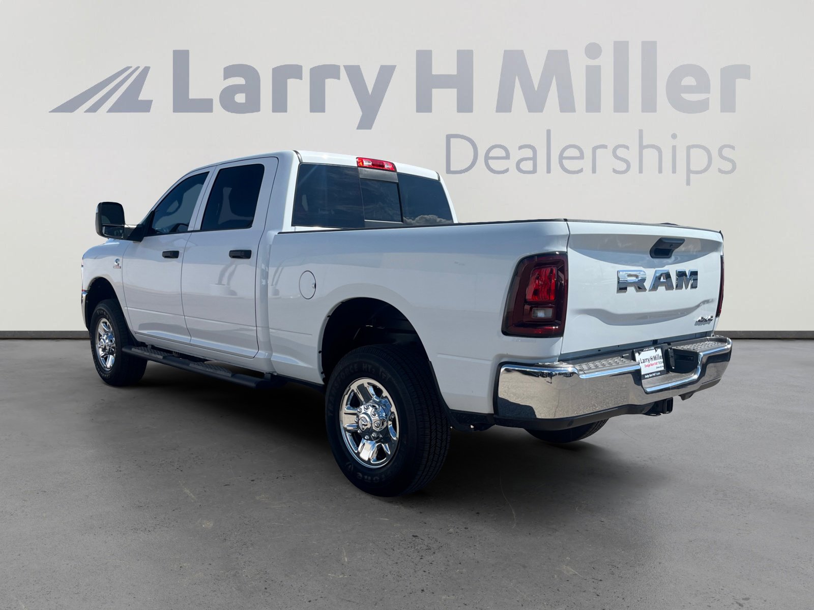 2025 Ram 2500 Tradesman photo 2