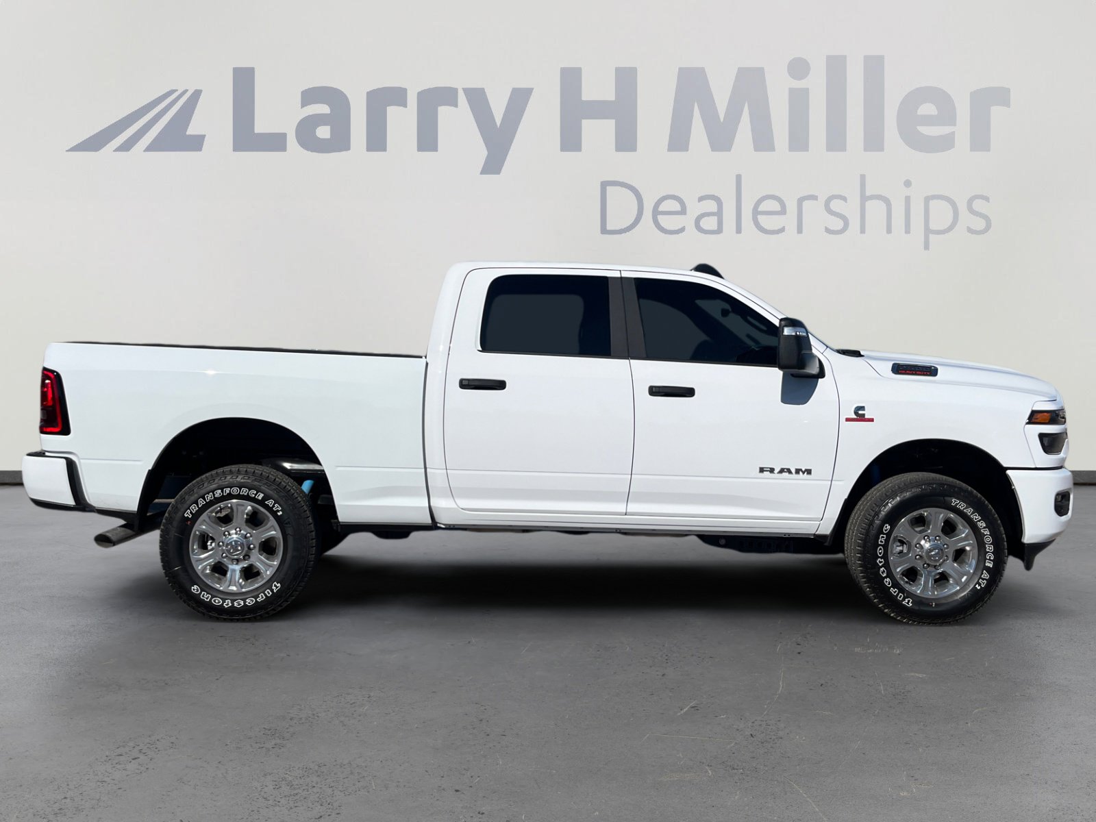 2026 RAM 2500 Big Horn - Photo 8