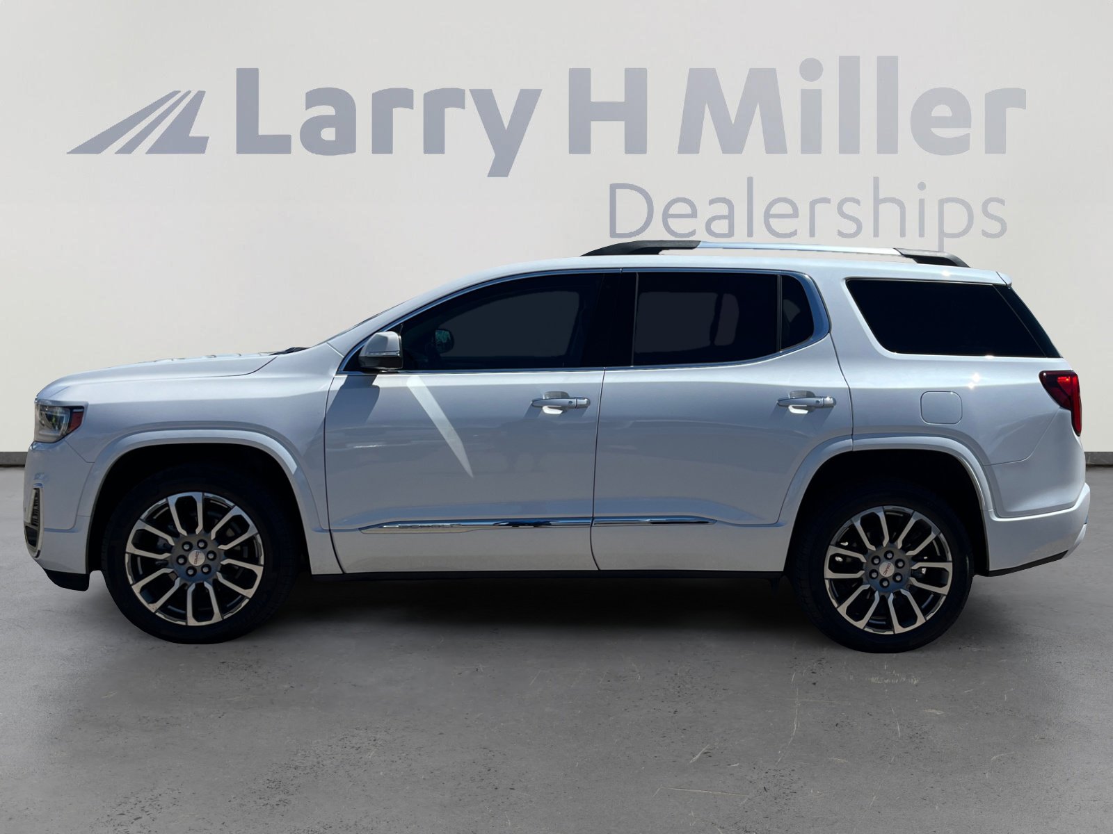 2023 Gmc Acadia Denali photo 2